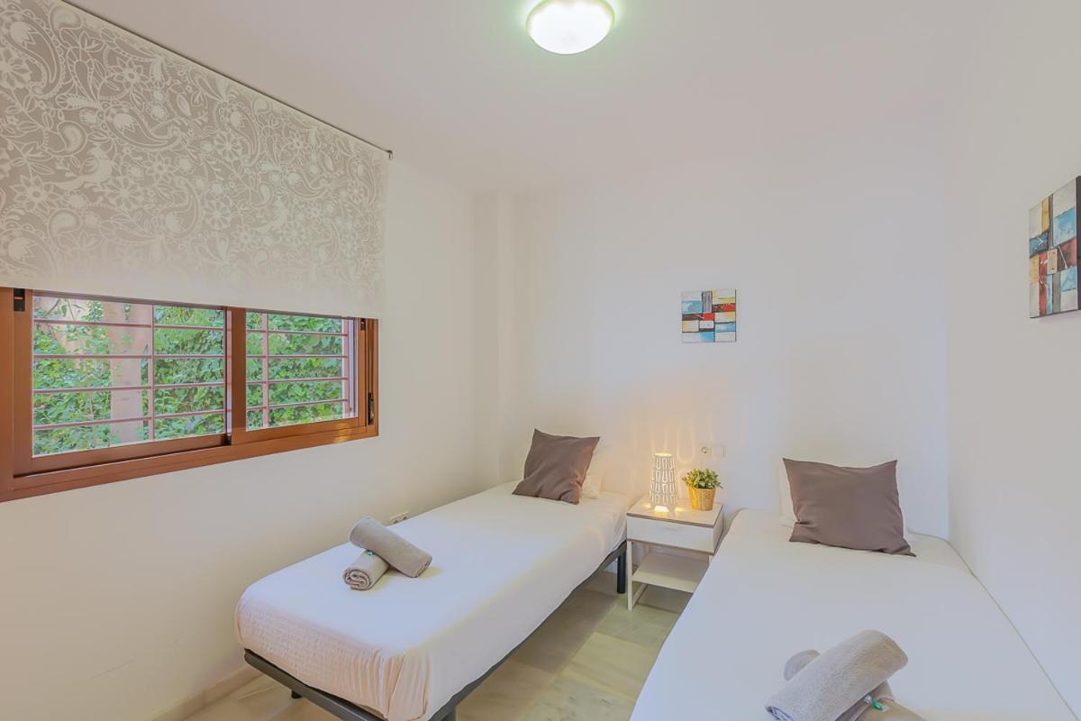 Andaluz Apartments Mar De Nerja Oda fotoğraf